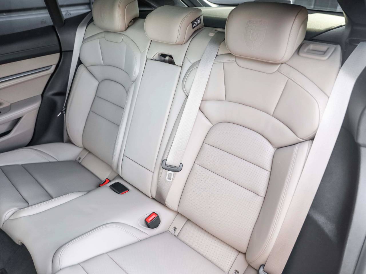 Taycan 4S CROSS TURISMO (22) image 16
