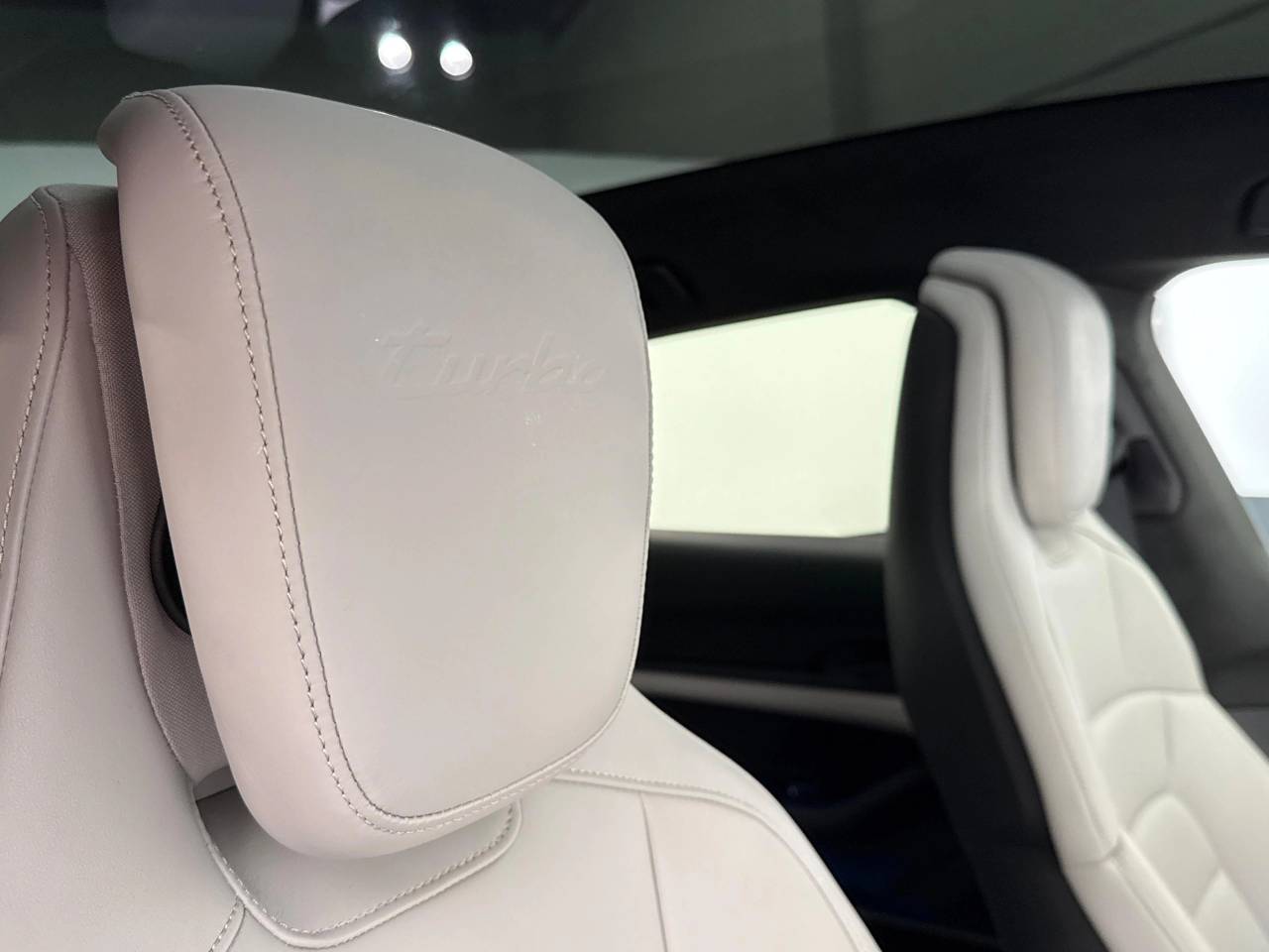 Taycan TURBO CROSS TURISMO (9) image 31