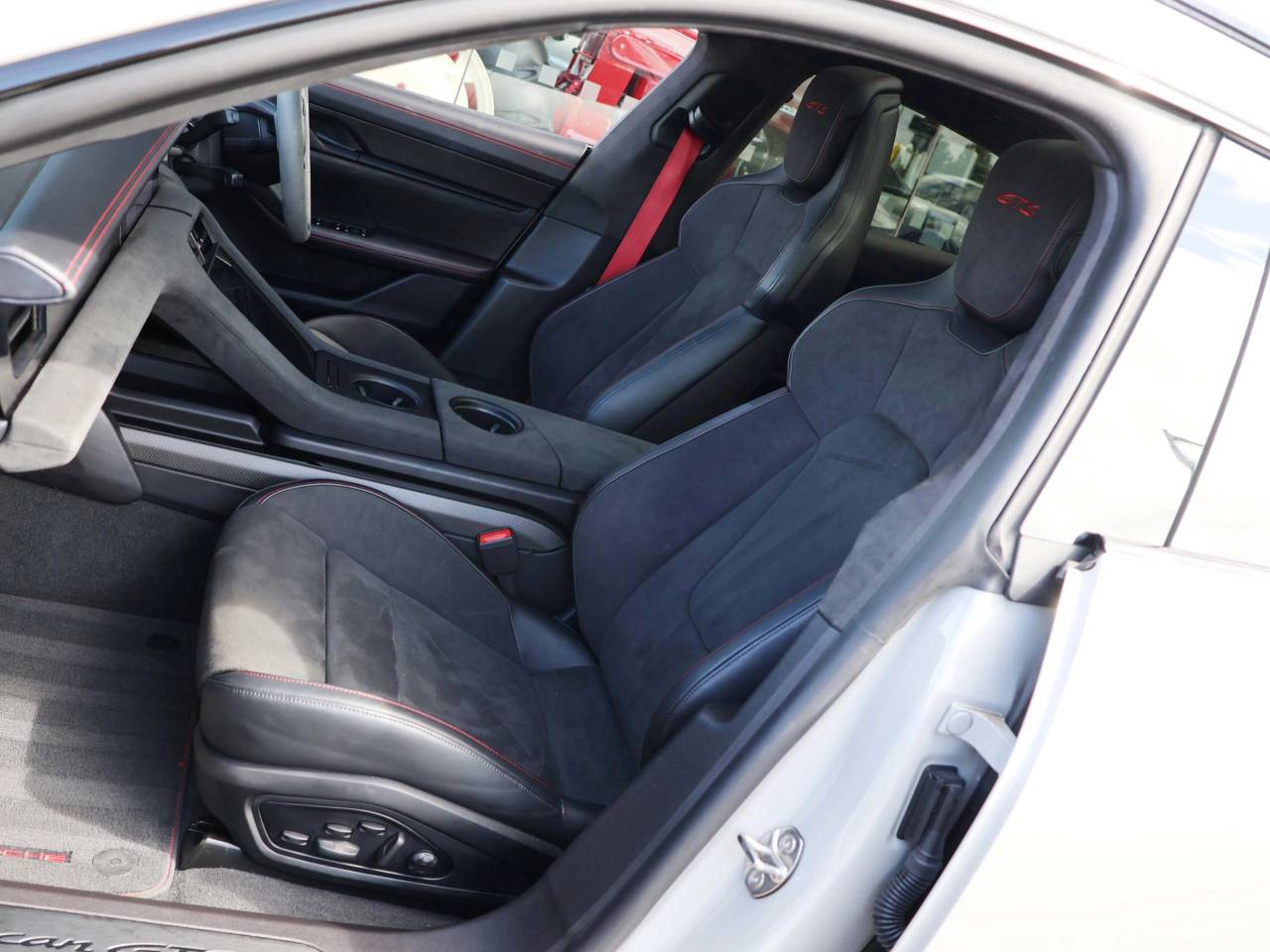 Taycan GTS SPORT TURISMO (22) image 05