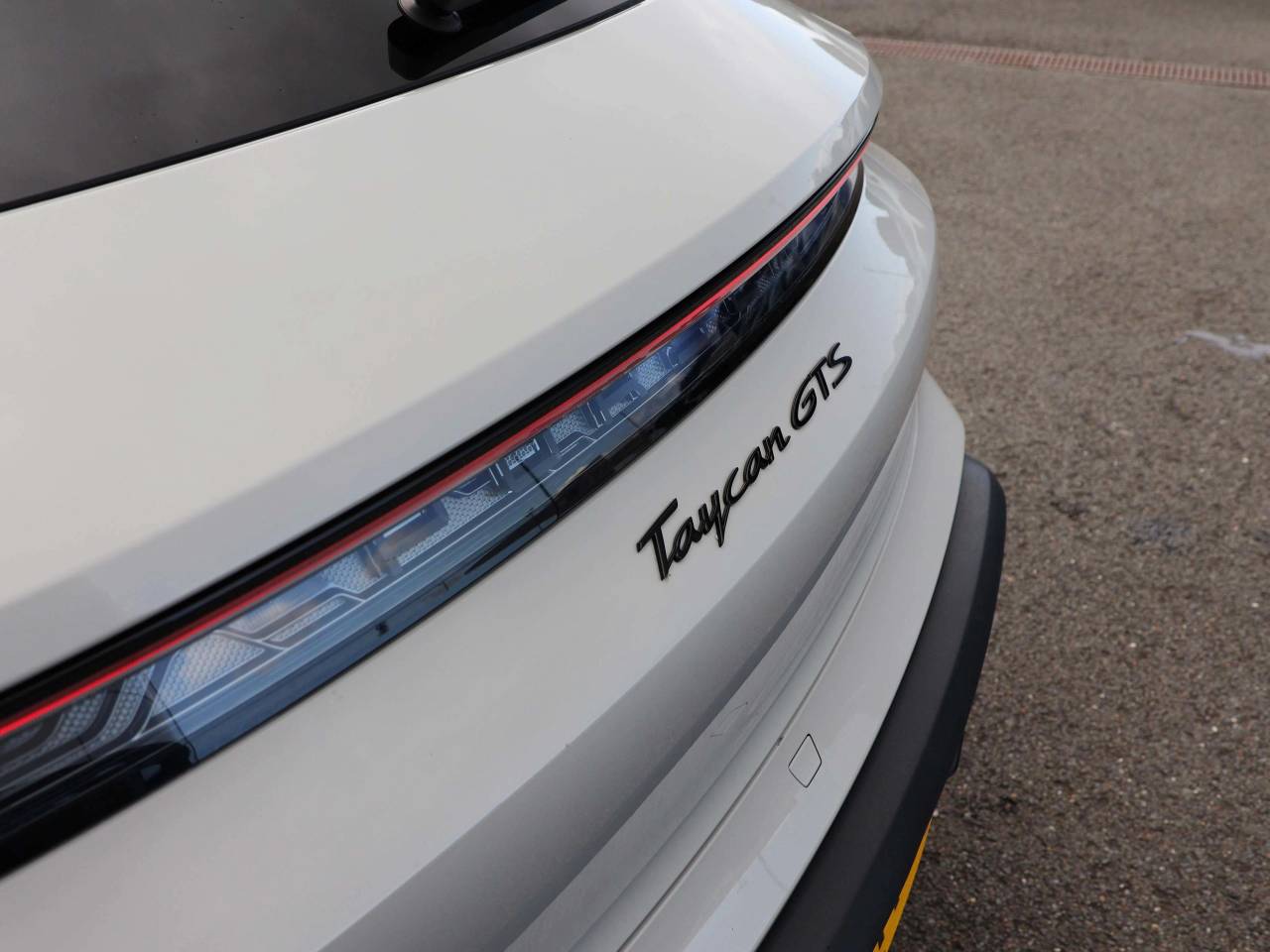 Taycan GTS SPORT TURISMO (22) image 11