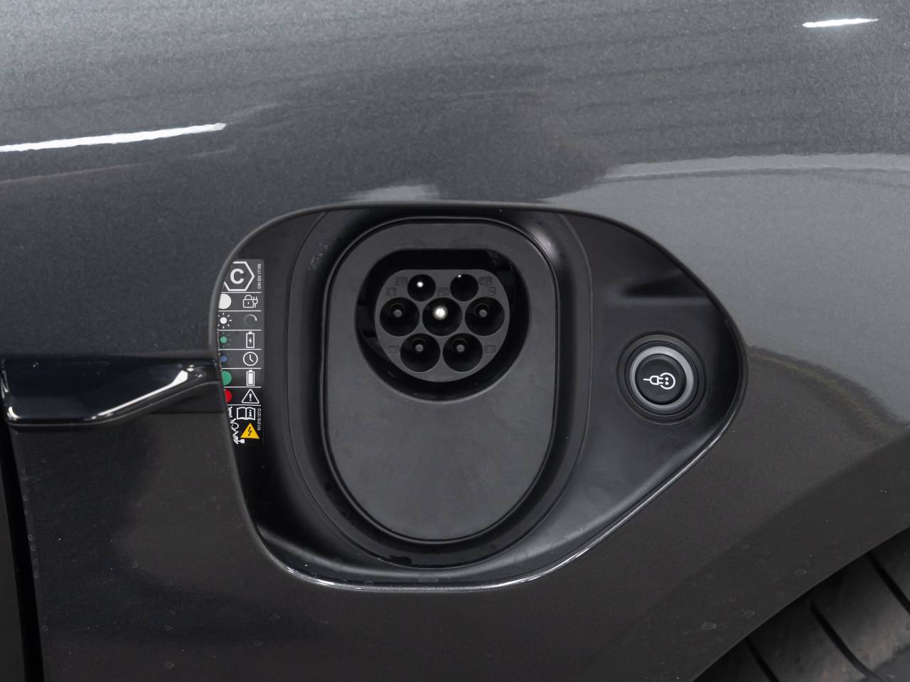 Taycan BASE SPORT TURISMO image 18