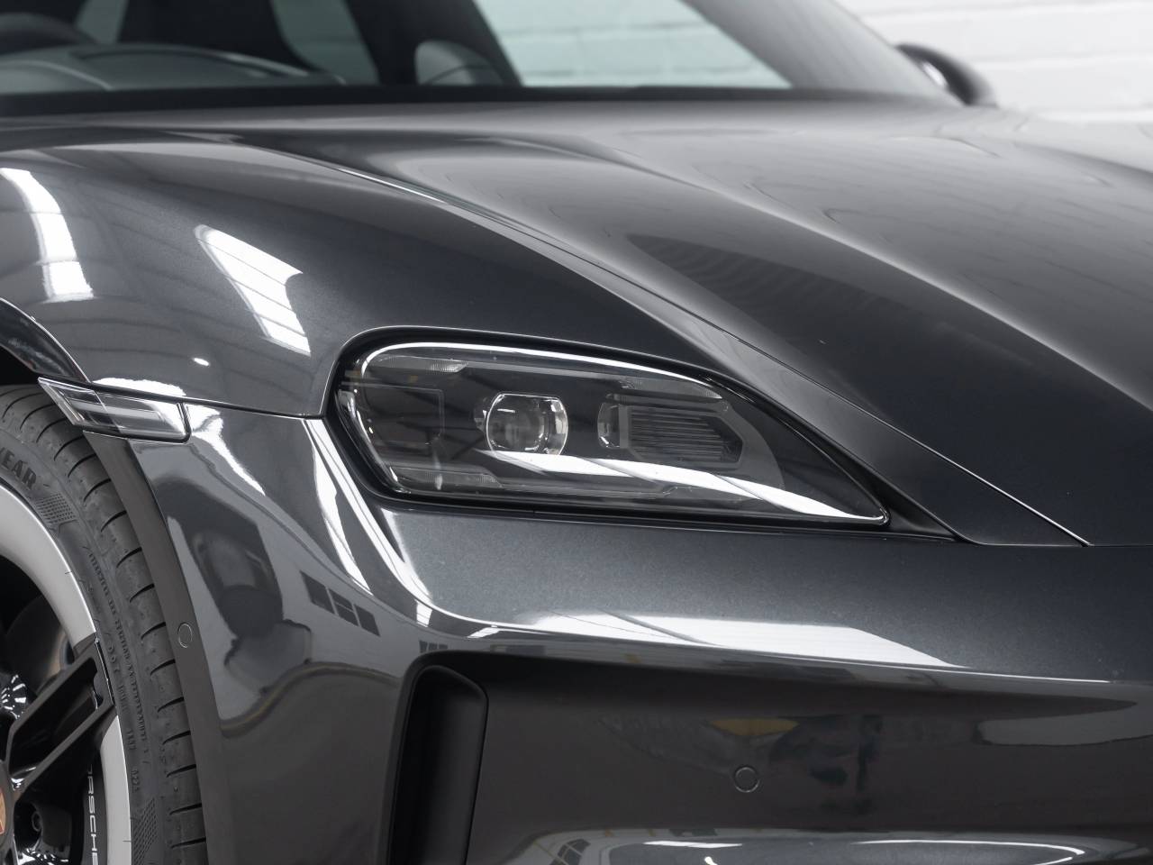 Taycan BASE SPORT TURISMO image 11