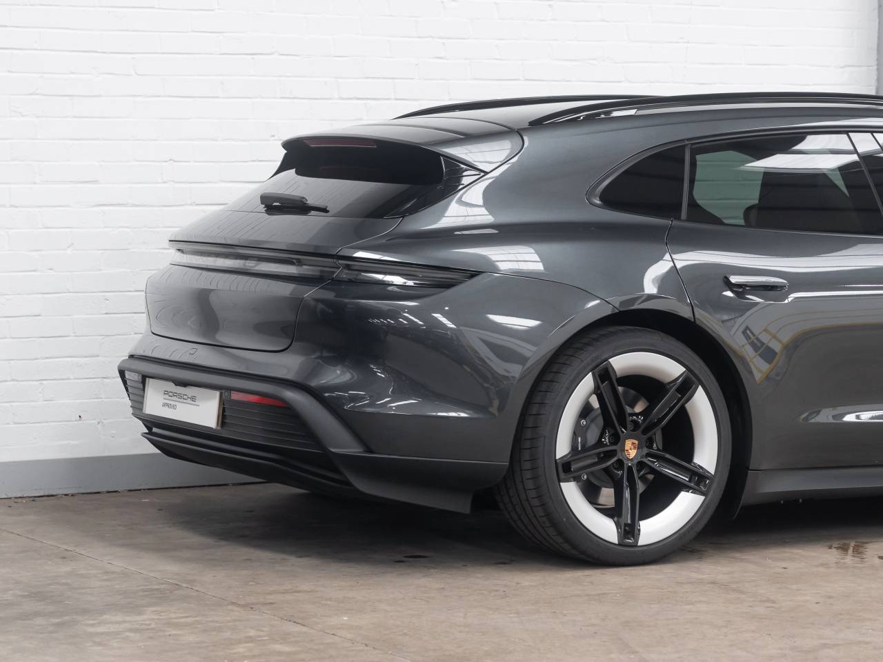 Taycan BASE SPORT TURISMO image 13