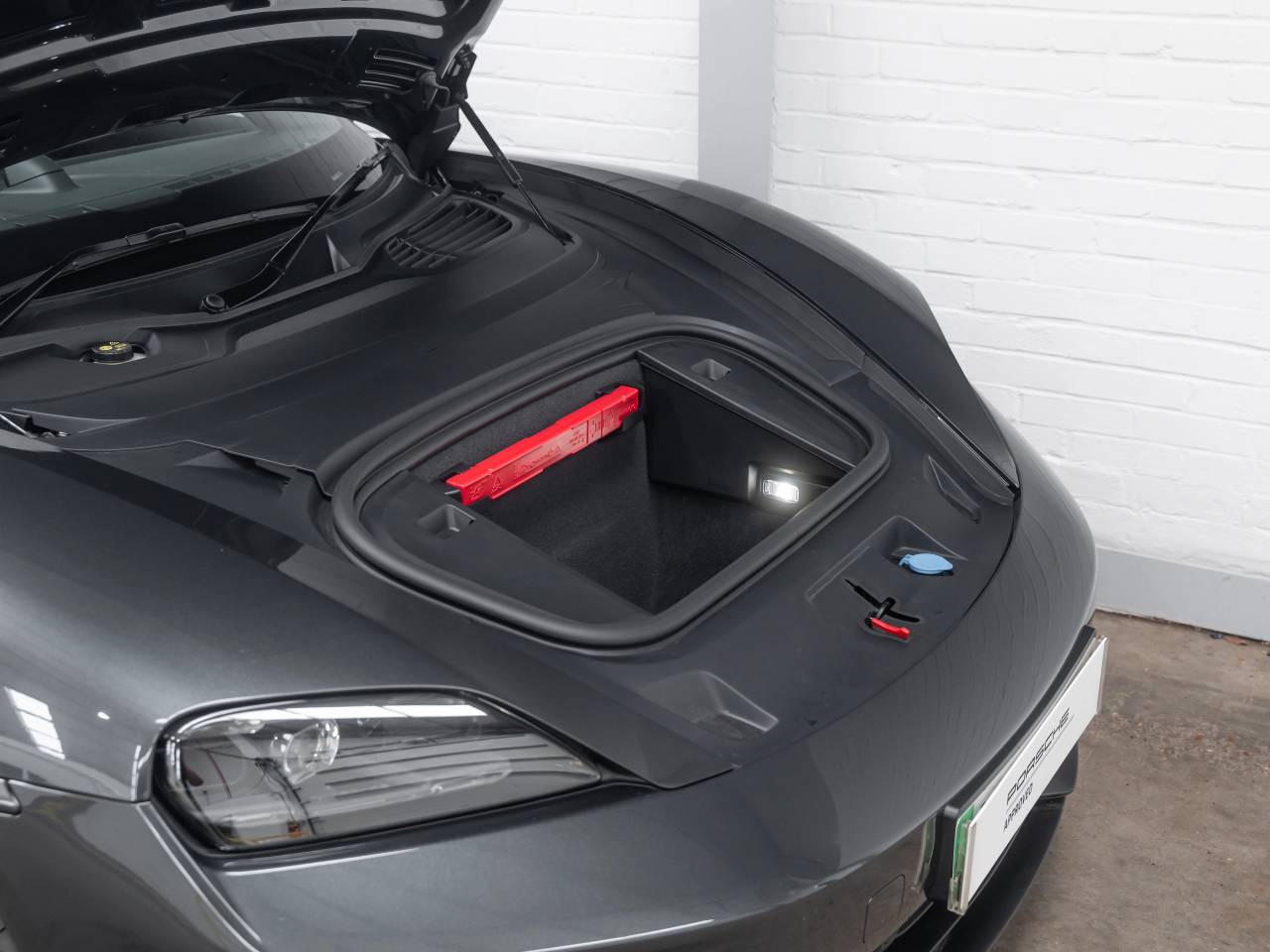 Taycan BASE SPORT TURISMO image 32