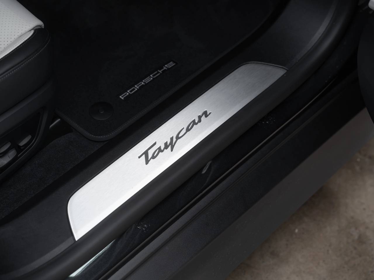 Taycan BASE SPORT TURISMO image 40