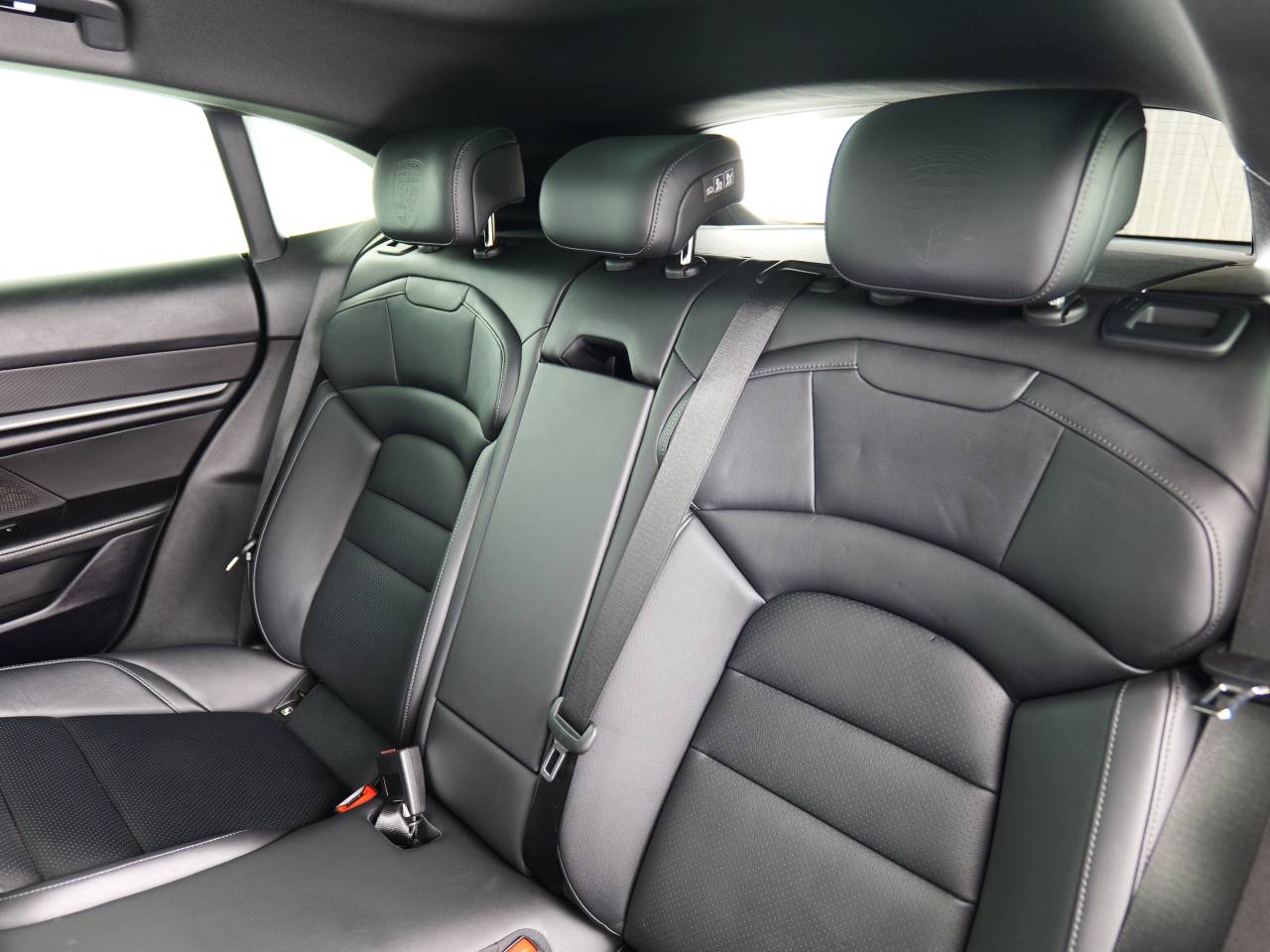 Taycan 4S SPORT TURISMO (9) image 19