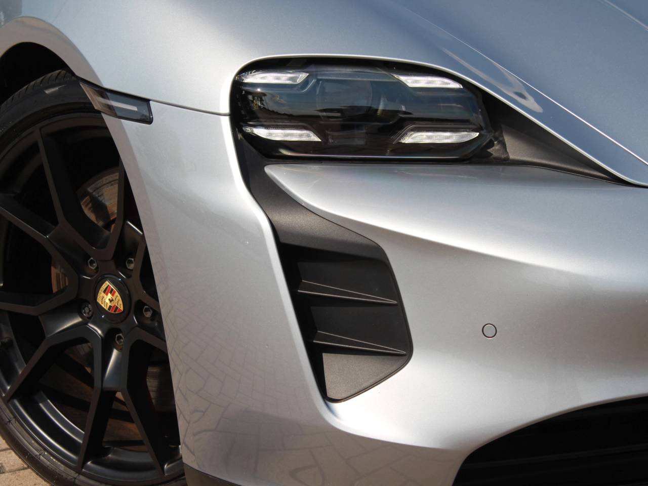 Taycan GTS SPORT TURISMO (6) image 11