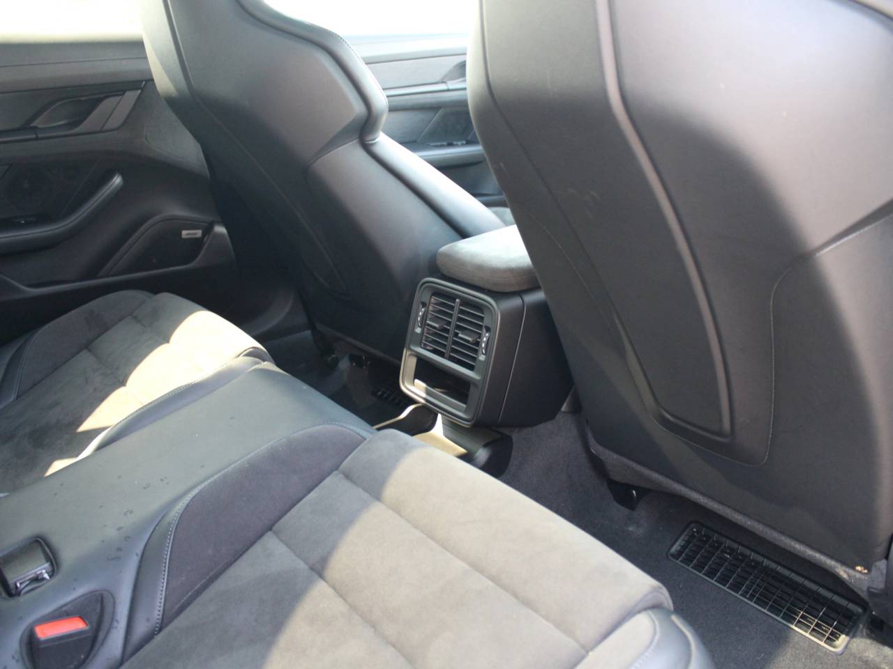 Taycan GTS SPORT TURISMO (6) image 36