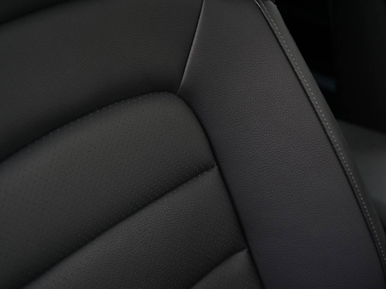 Taycan BASE SPORT TURISMO (2) image 32