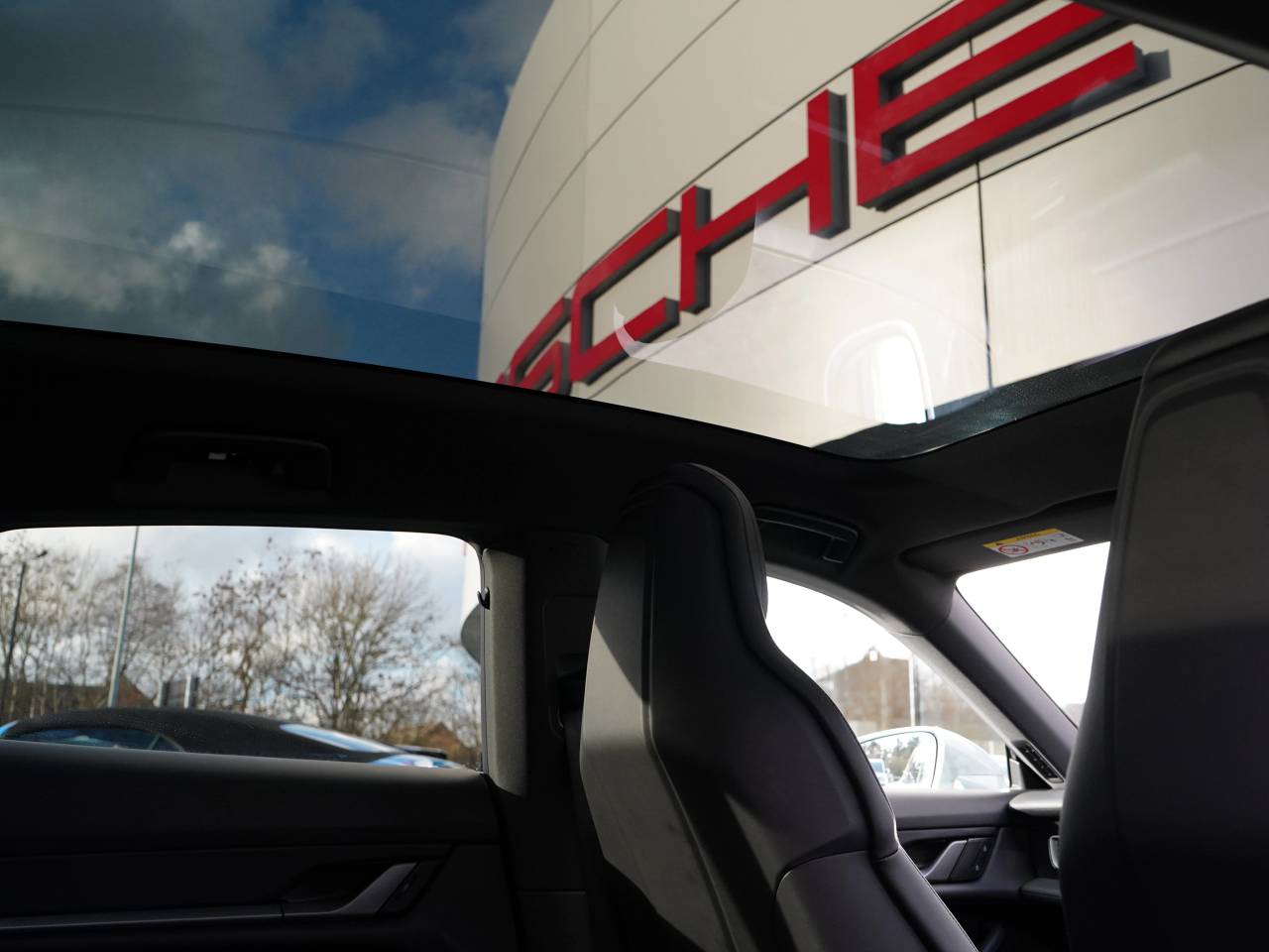 Taycan BASE SPORT TURISMO (2) image 37