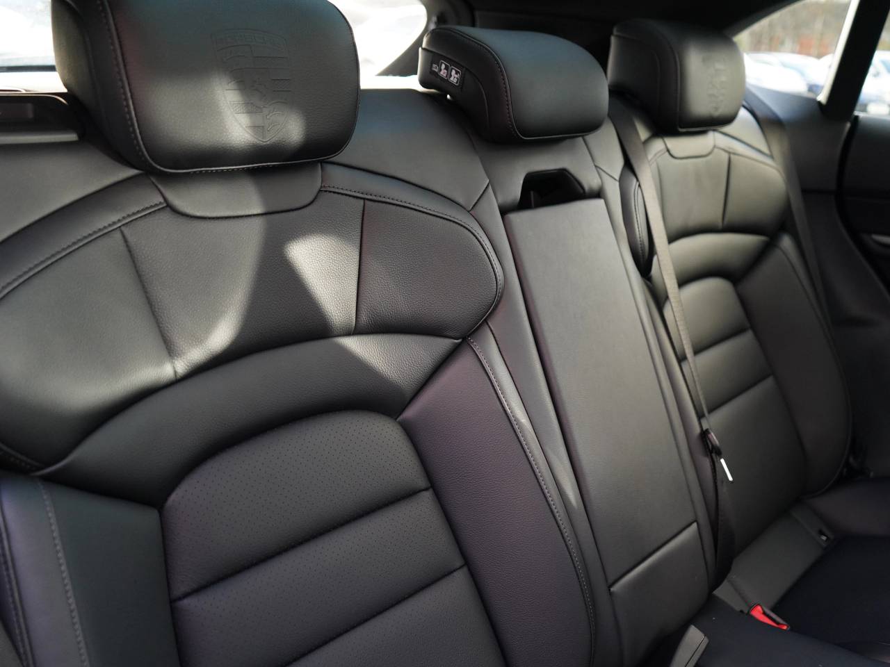 Taycan BASE SPORT TURISMO (2) image 36