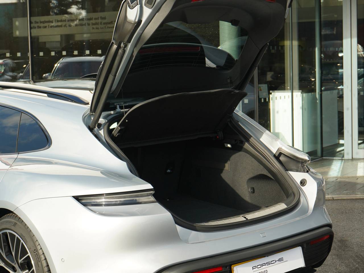 Taycan BASE SPORT TURISMO (2) image 24