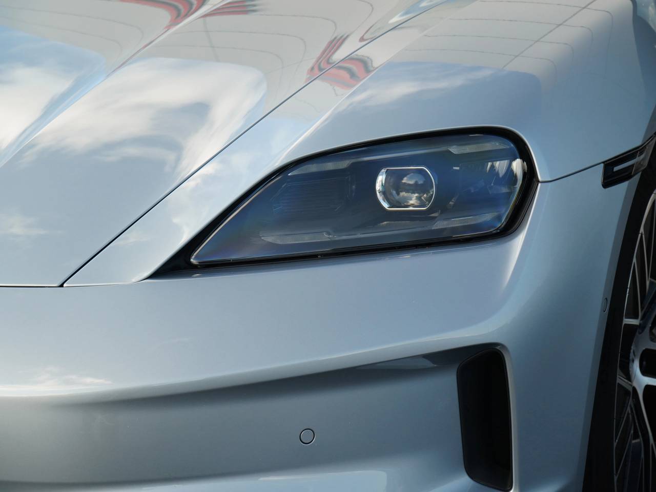 Taycan BASE SPORT TURISMO (2) image 13