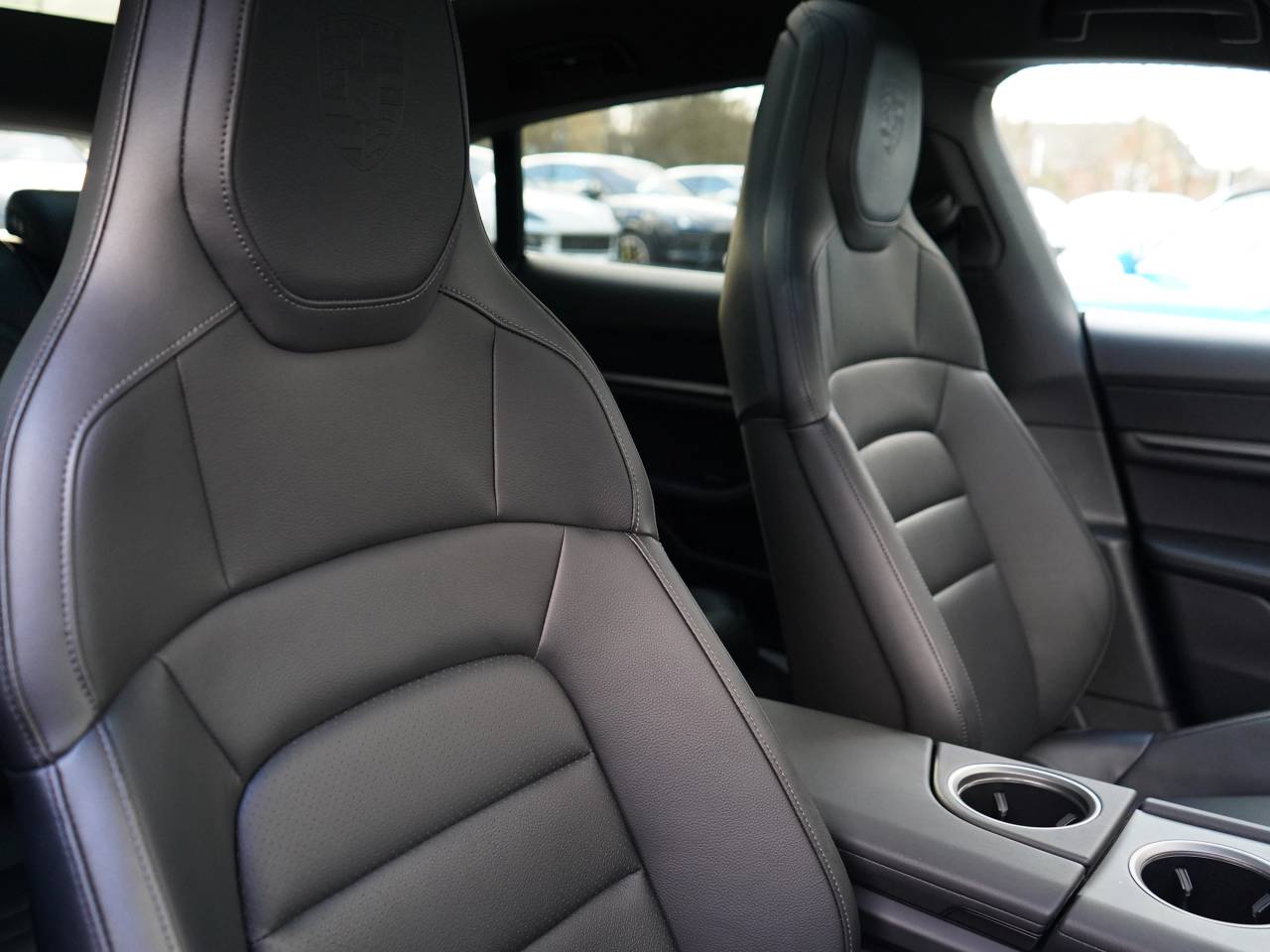 Taycan BASE SPORT TURISMO (2) image 05