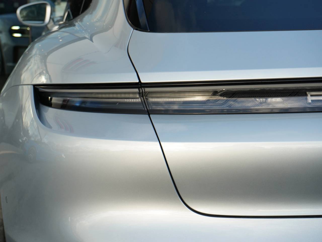 Taycan BASE SPORT TURISMO (2) image 18