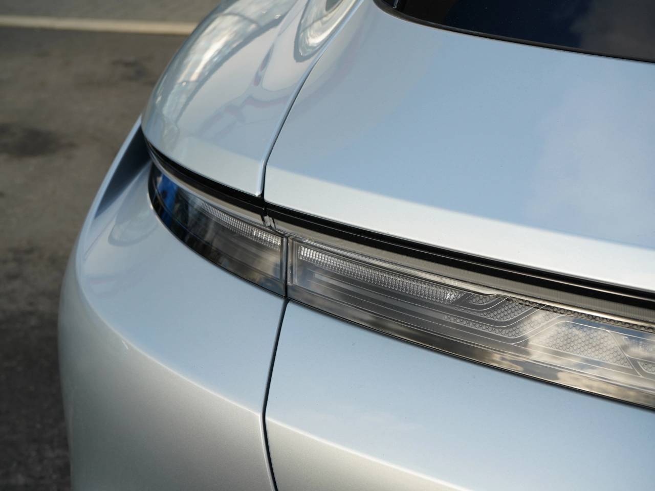 Taycan BASE SPORT TURISMO (2) image 19