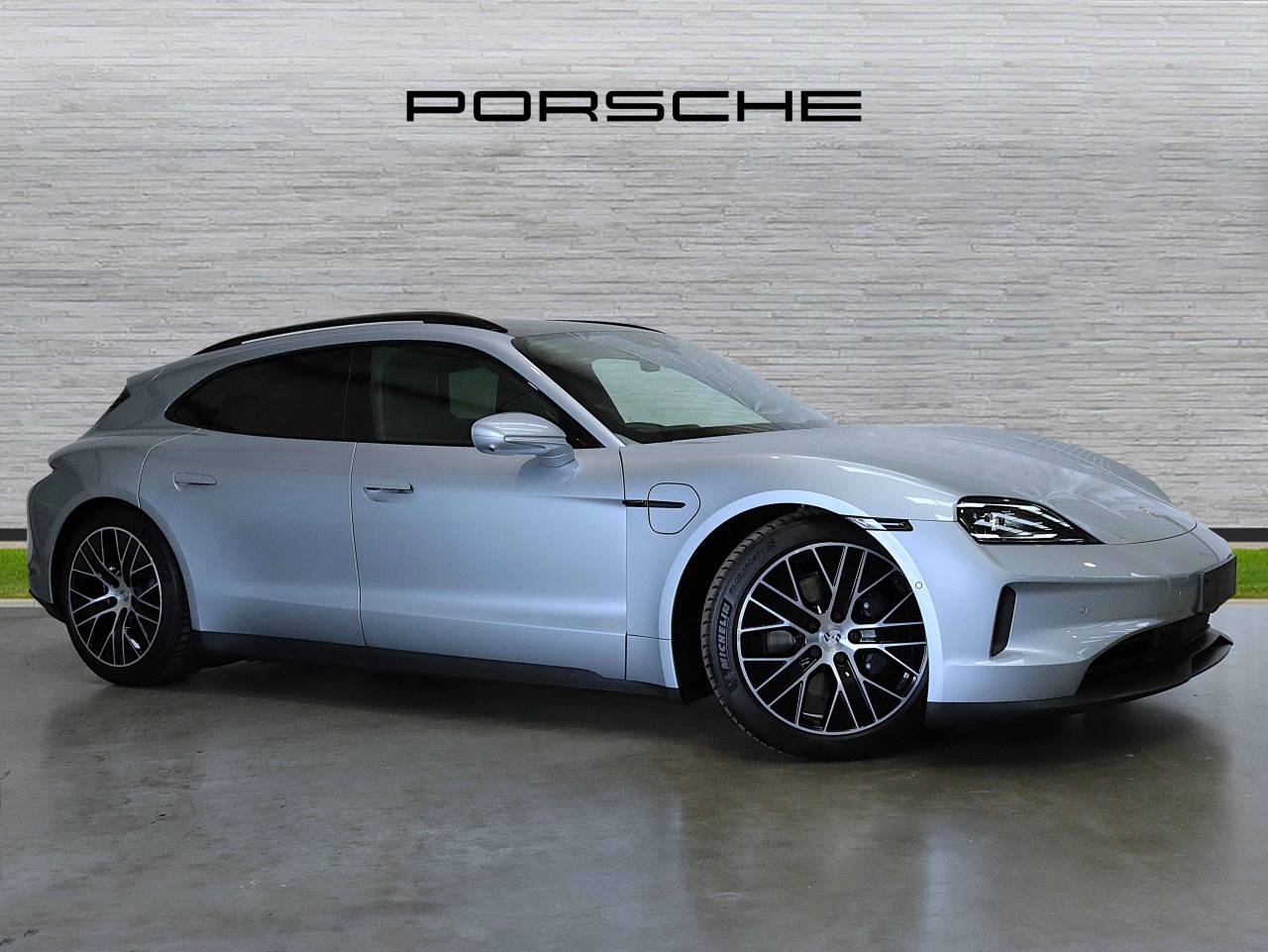 Taycan BASE SPORT TURISMO