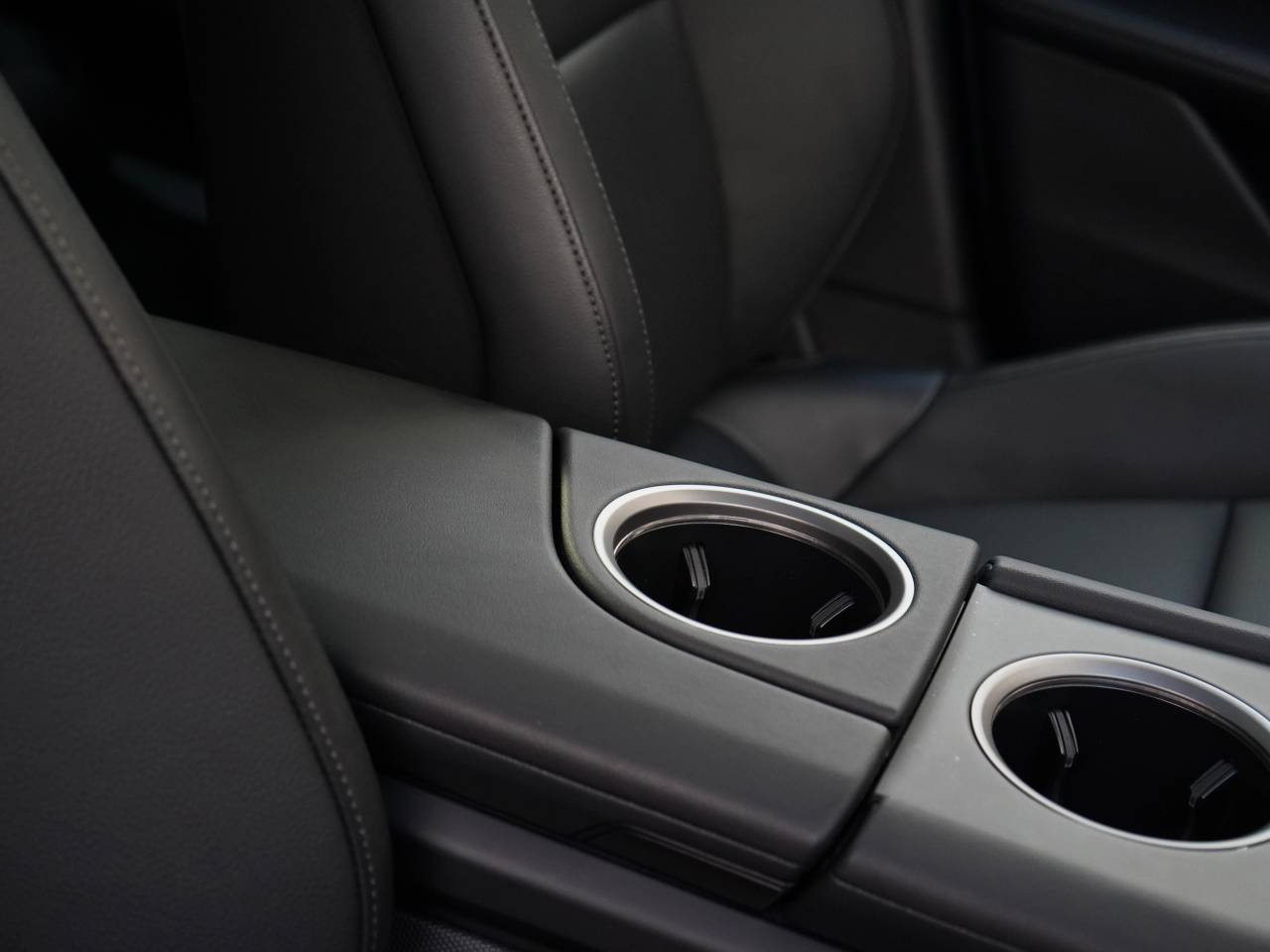 Taycan BASE SPORT TURISMO (2) image 31