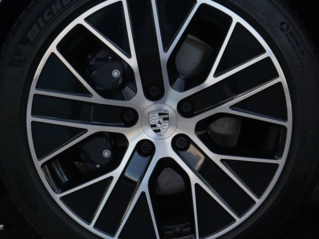 Taycan BASE SPORT TURISMO (2) image 23