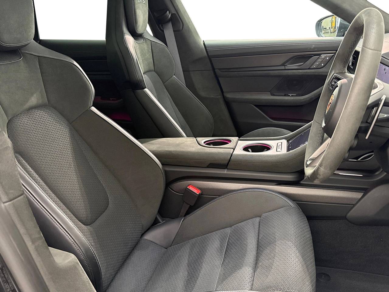 Taycan GTS SPORT TURISMO (7) image 05