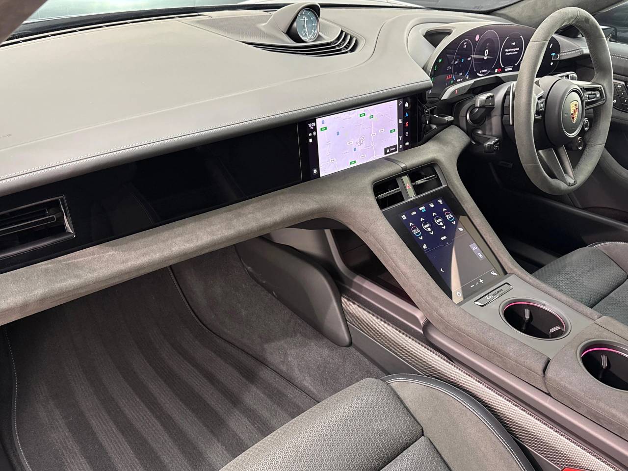 Taycan GTS SPORT TURISMO (7) image 19