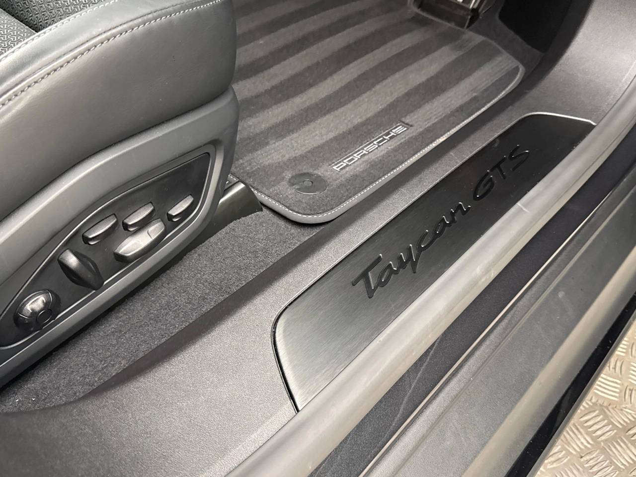 Taycan GTS SPORT TURISMO (7) image 36