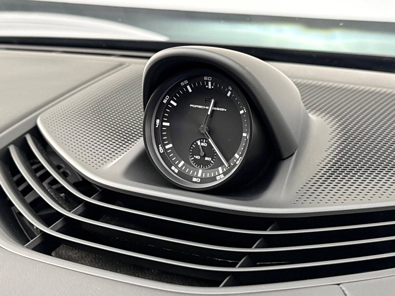 Taycan GTS SPORT TURISMO (7) image 21
