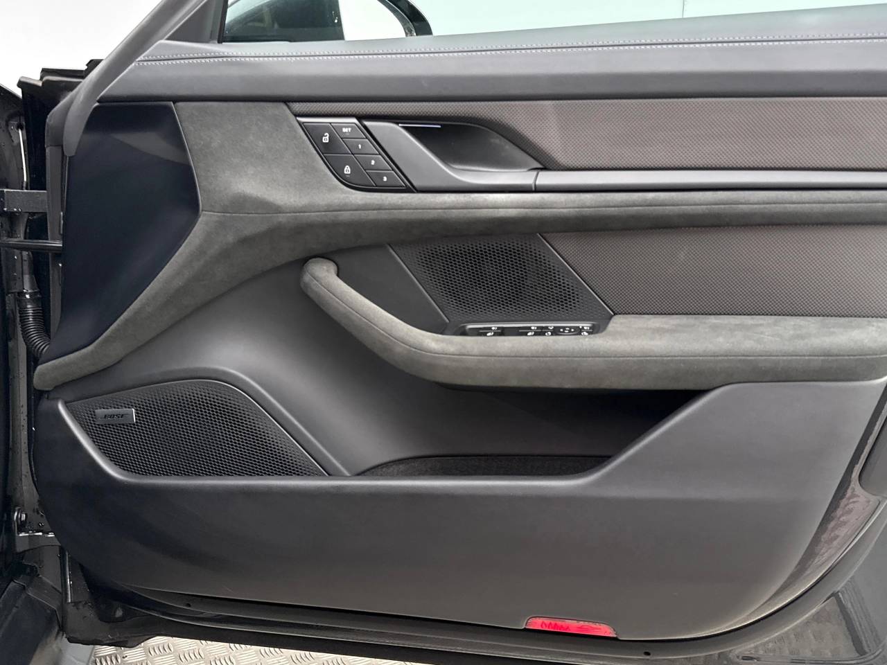 Taycan GTS SPORT TURISMO (7) image 32