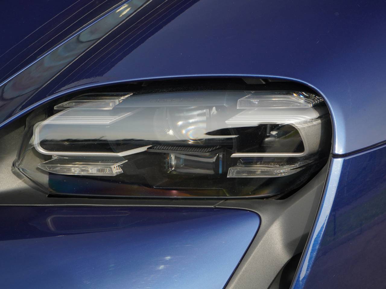 Taycan 4S (79KWH) (4) image 13