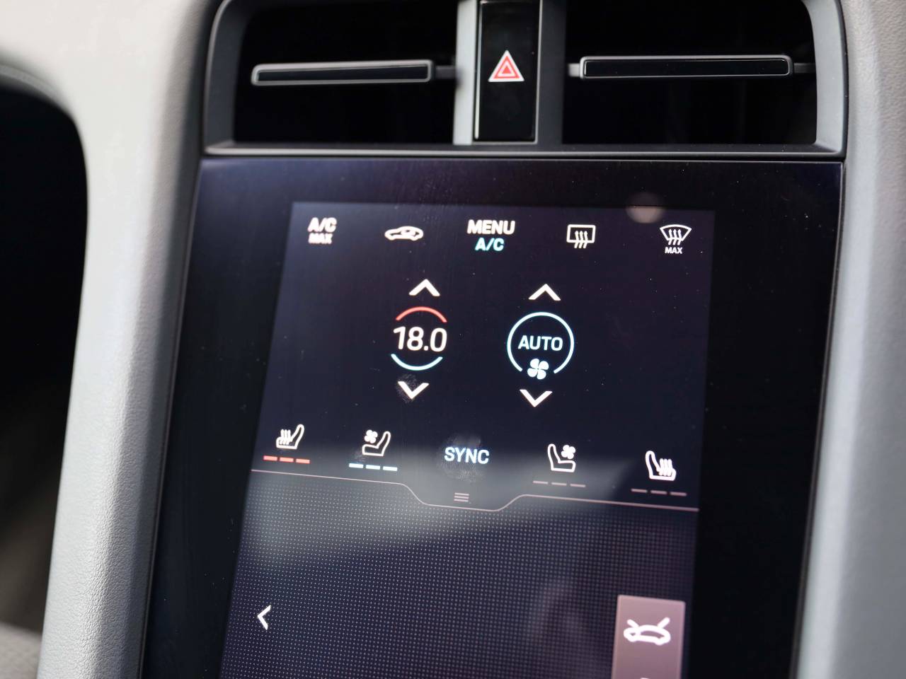 Taycan TURBO 93KWH (6) image 25