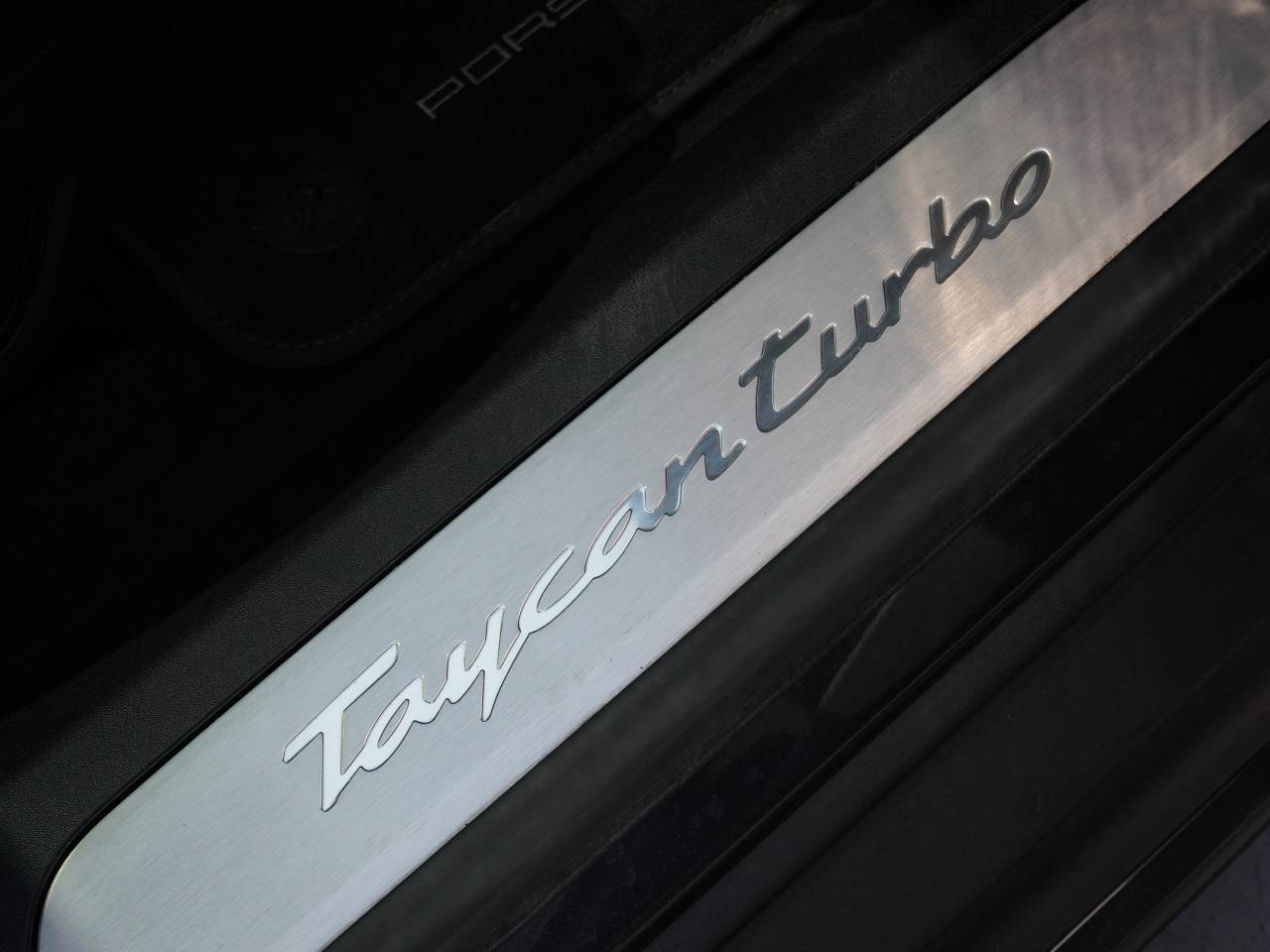 Taycan TURBO 93KWH (7) image 38
