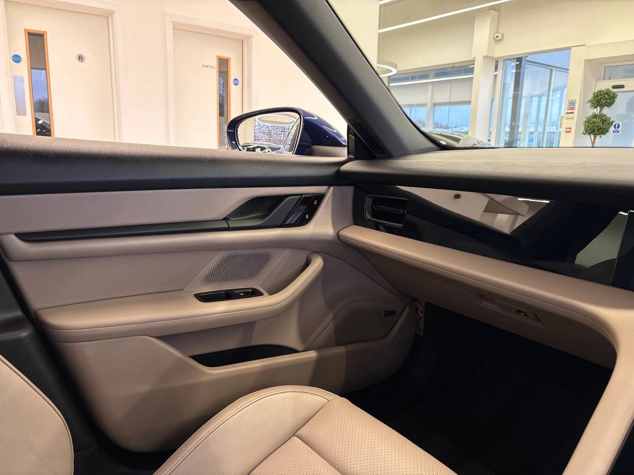 Taycan BASE (5) image 39