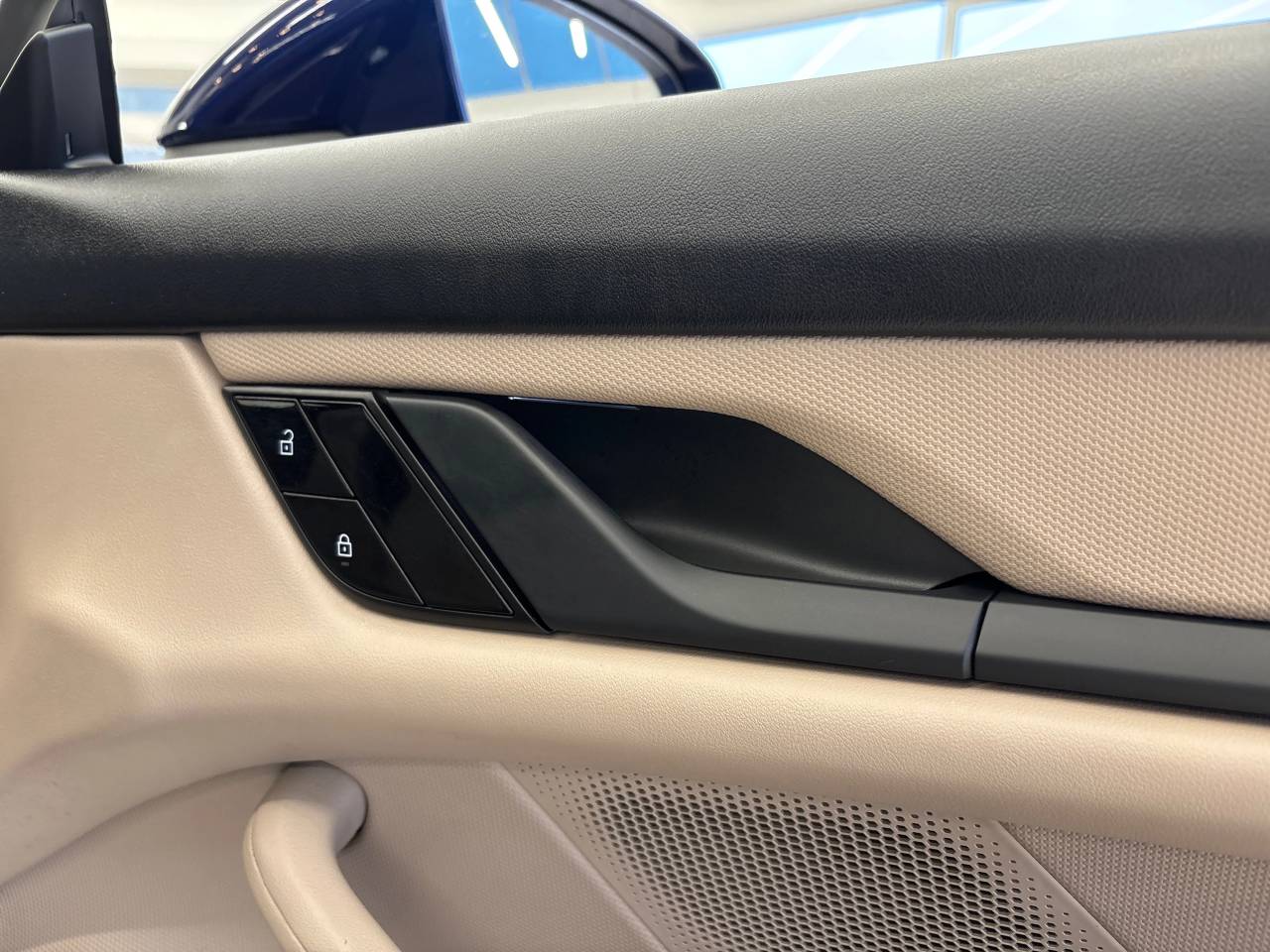 Taycan BASE (5) image 30