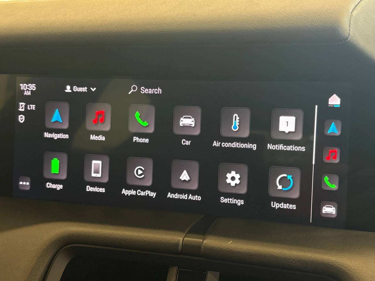 Taycan 4S (93KWH) (16) image 23