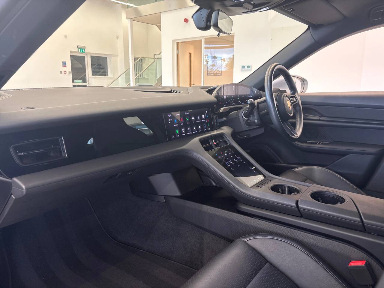 Taycan 4S (93KWH) (16) image 20