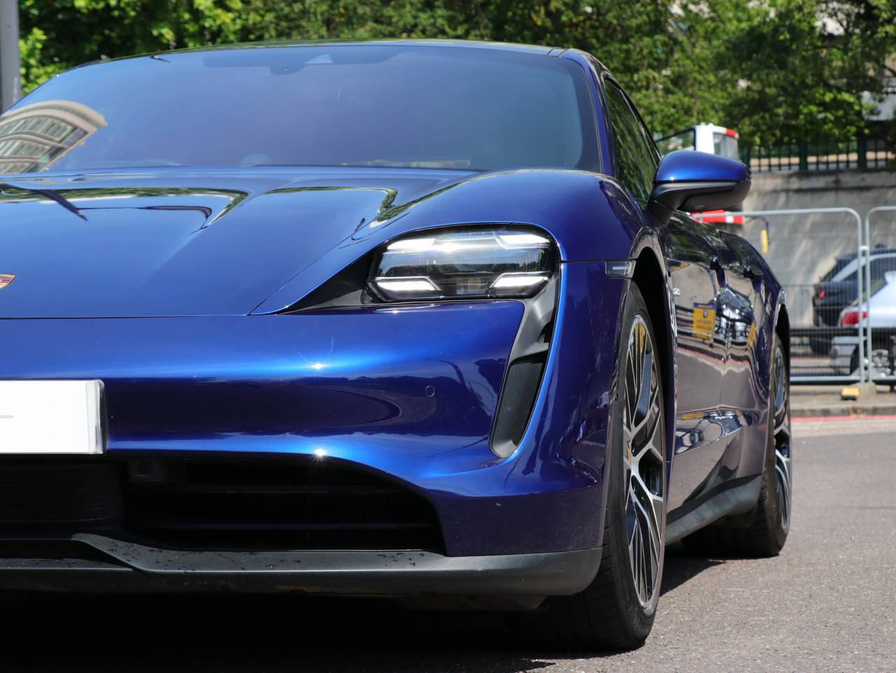 Taycan 4S (93KWH) (9) image 12