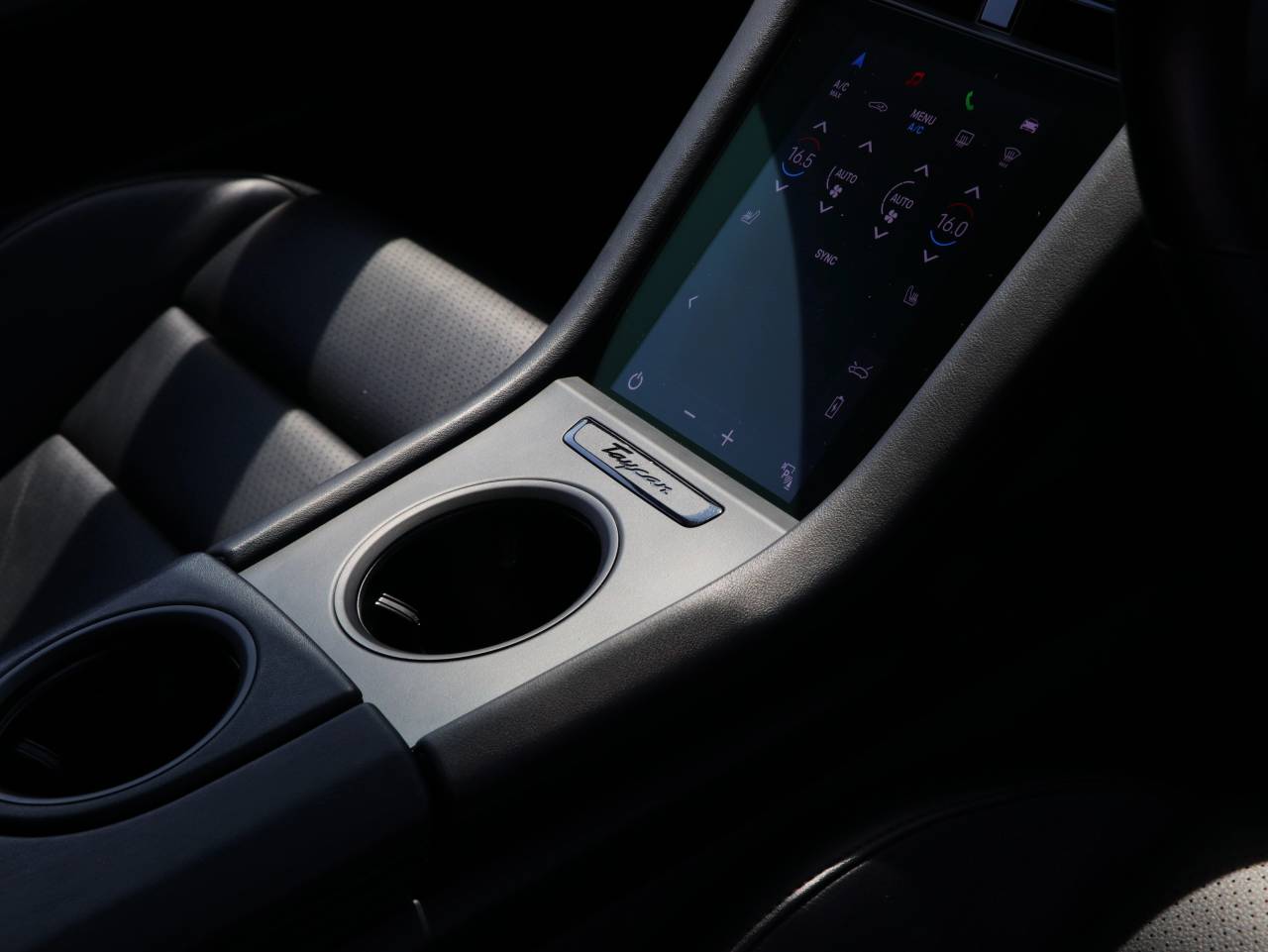 Taycan 4S (93KWH) (9) image 30