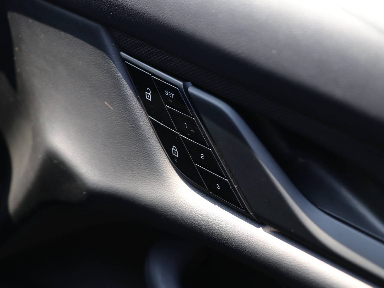 Taycan 4S (93KWH) (9) image 42