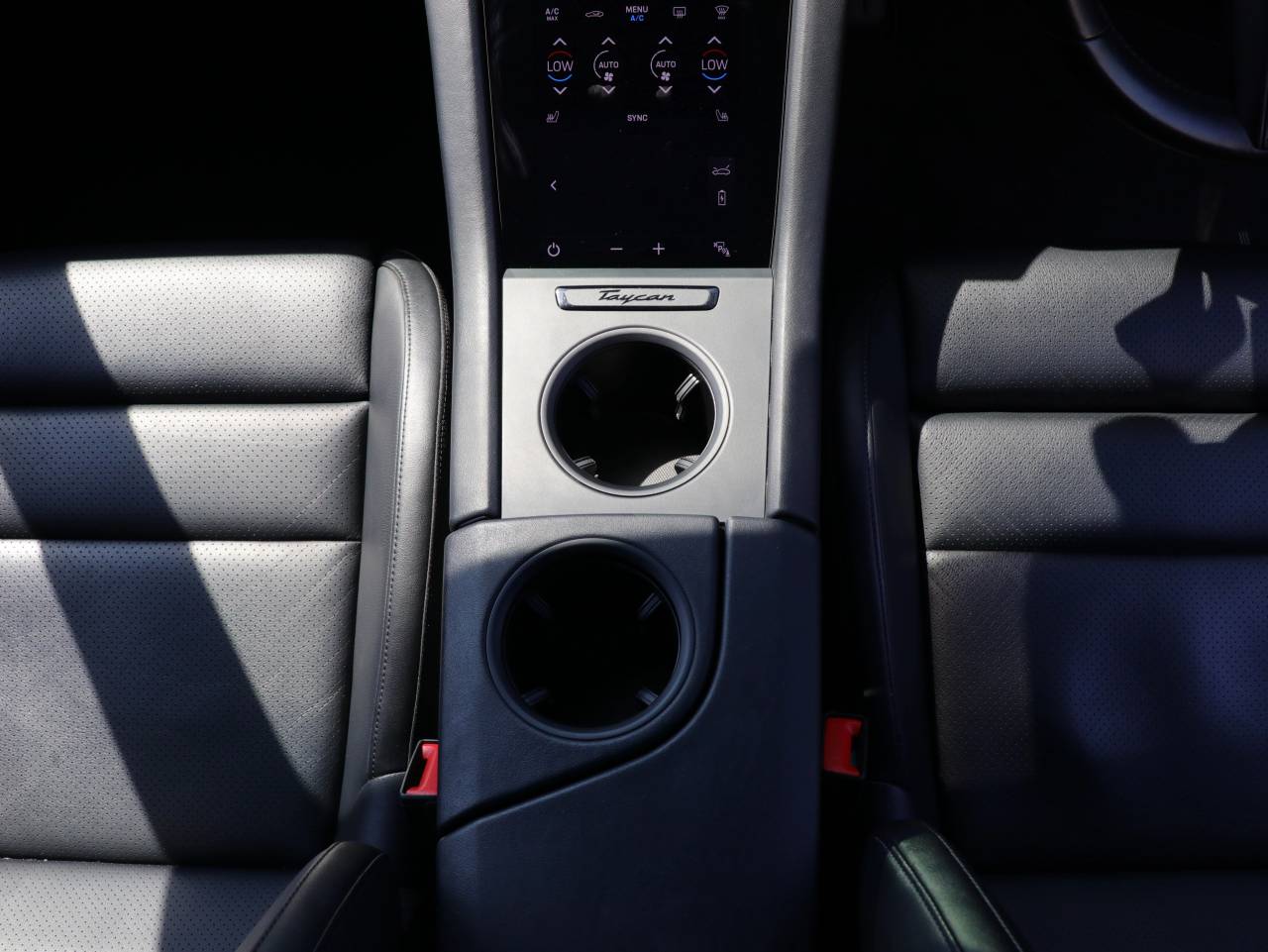 Taycan 4S (93KWH) (9) image 39