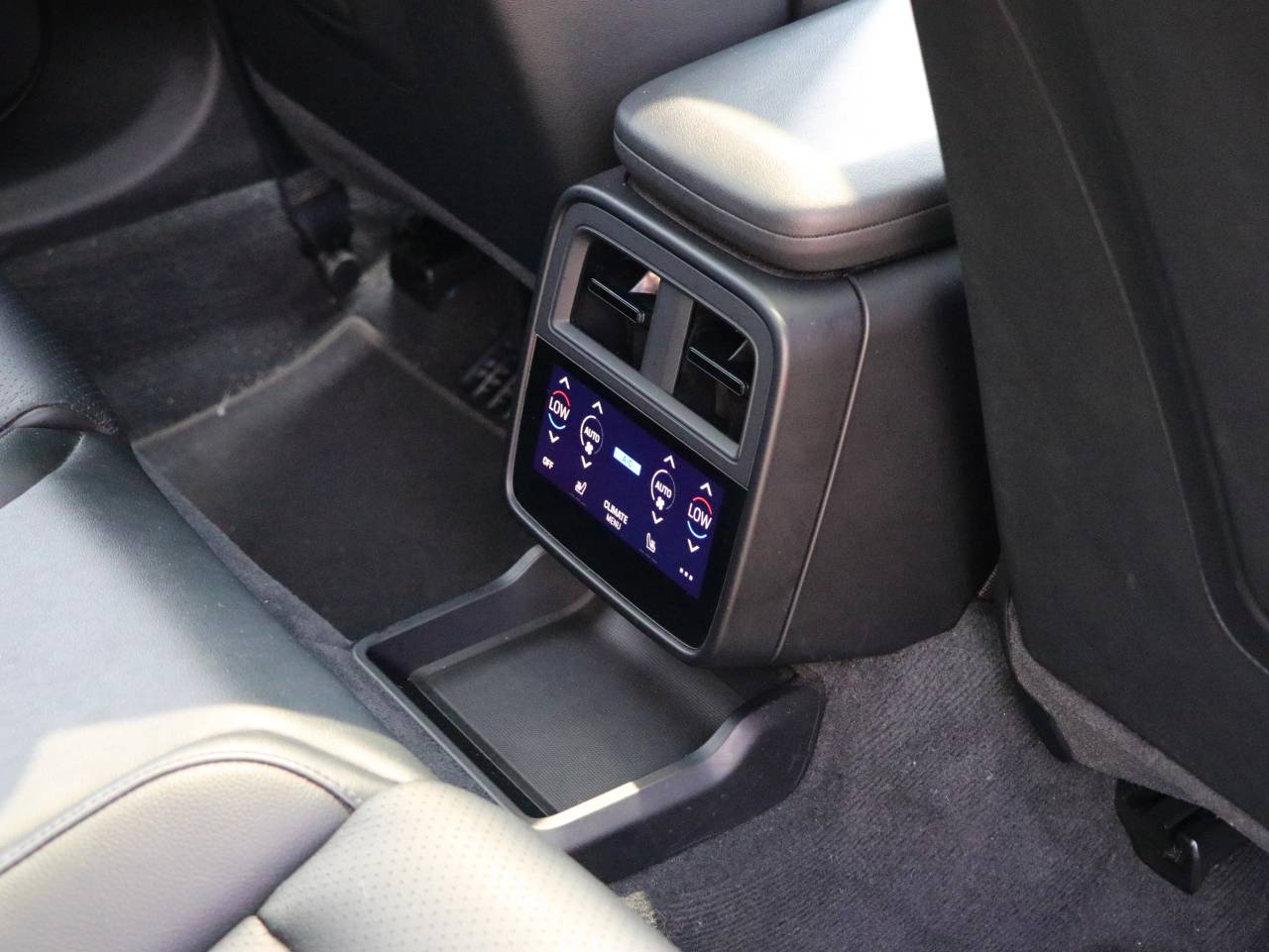 Taycan 4S (93KWH) (9) image 37