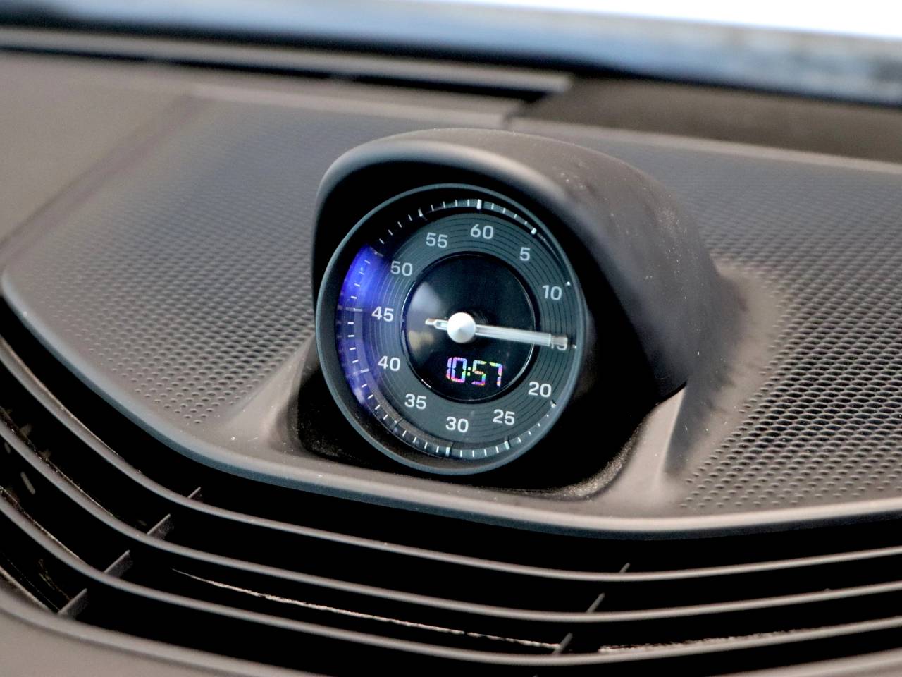 Taycan 4S (93KWH) (33) image 35