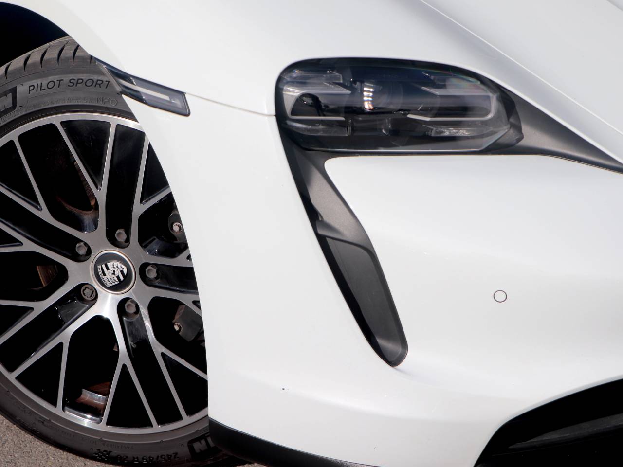 Taycan 4S (93KWH) (33) image 13