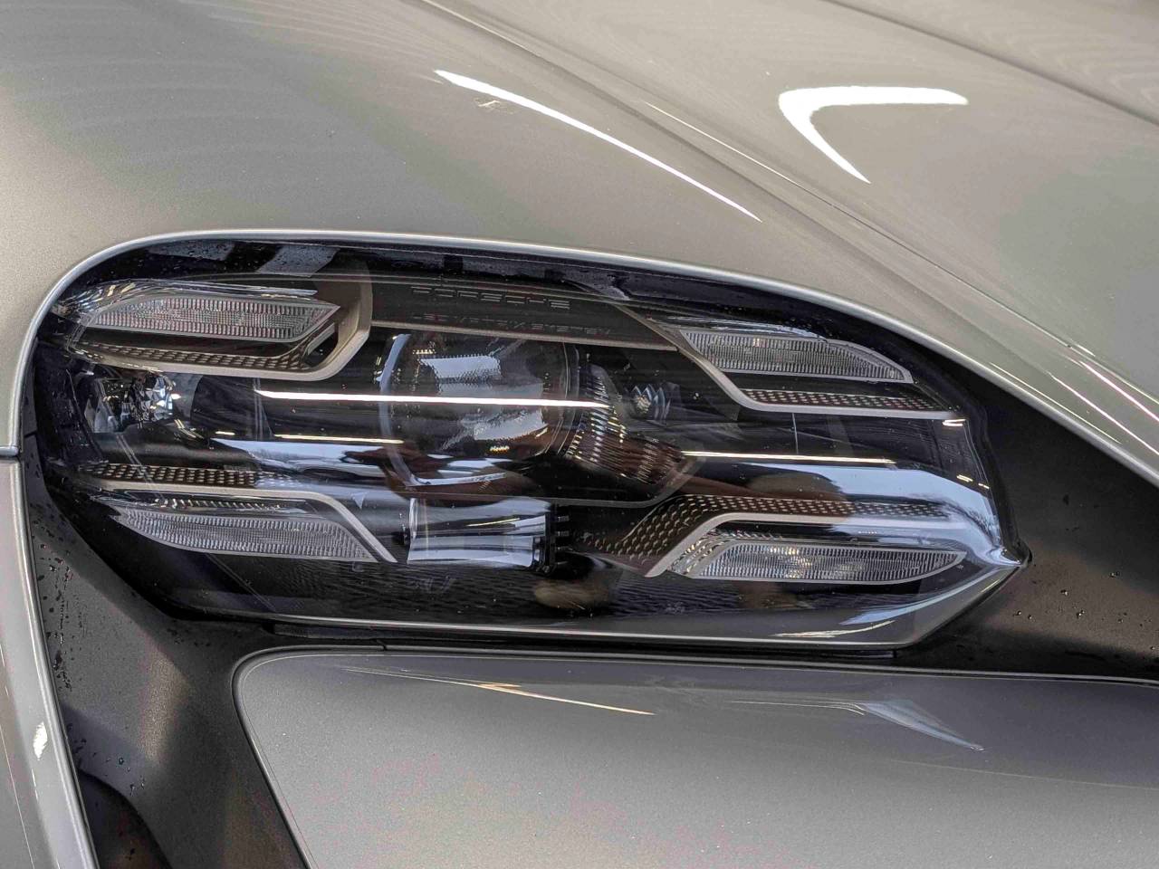 Taycan 4S (93KWH) (10) image 10