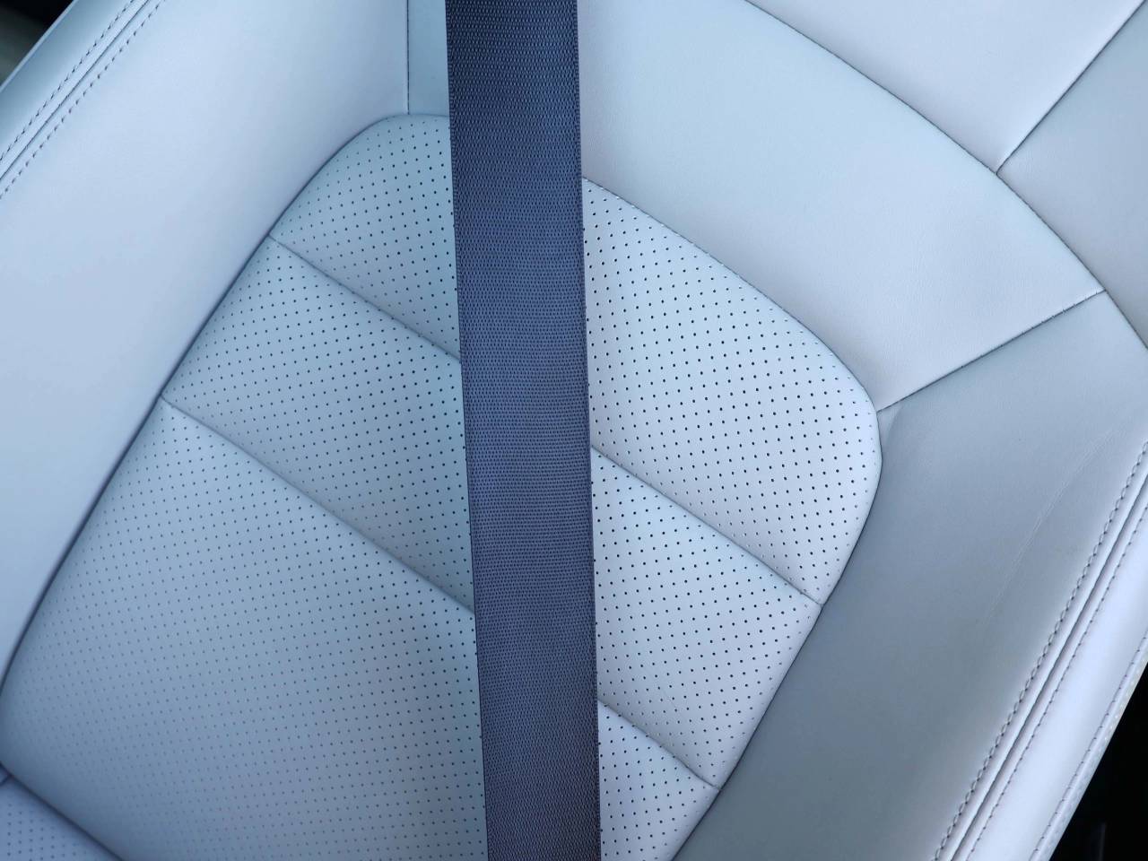 Taycan 4S (79KWH) (11) image 18