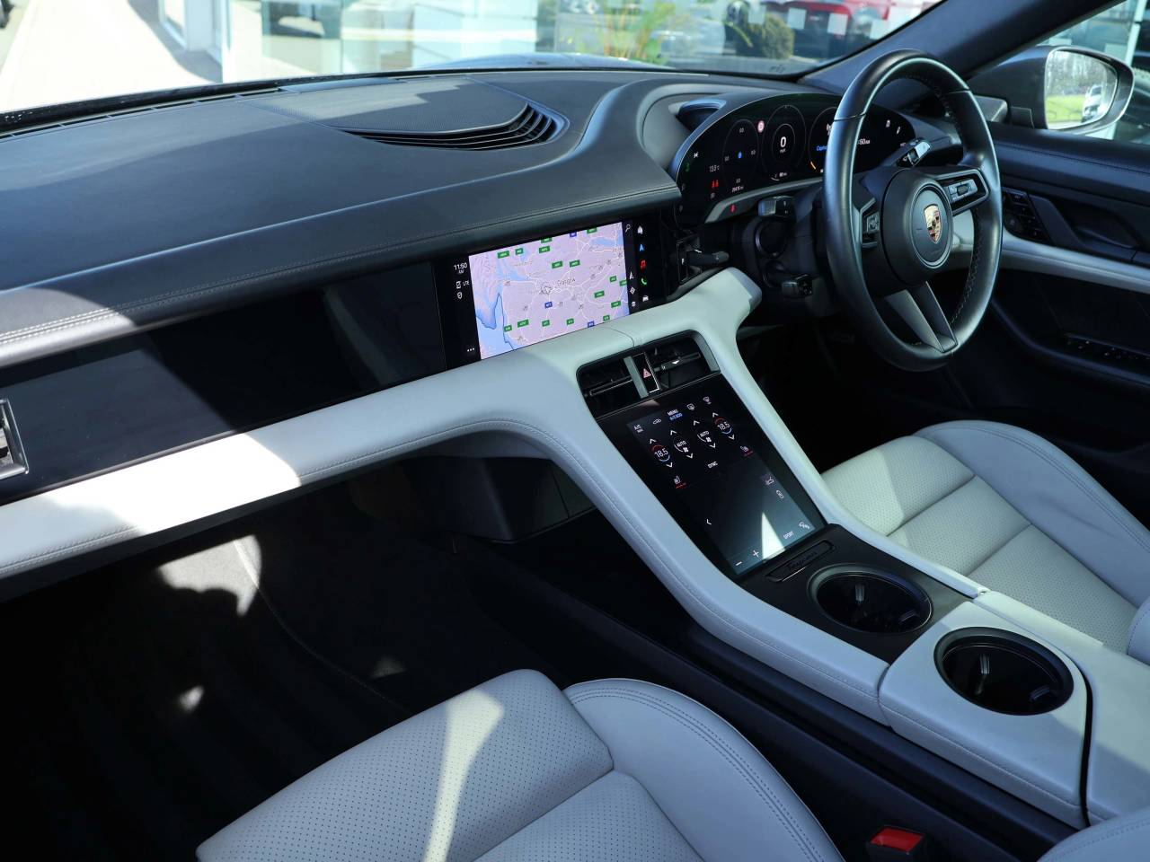 Taycan 4S (79KWH) (11) image 15