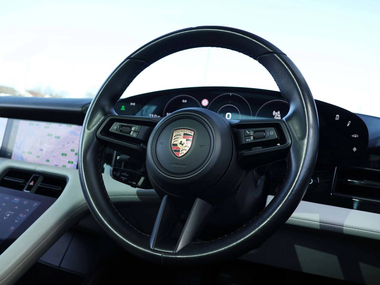 Taycan 4S (79KWH) (11) image 13