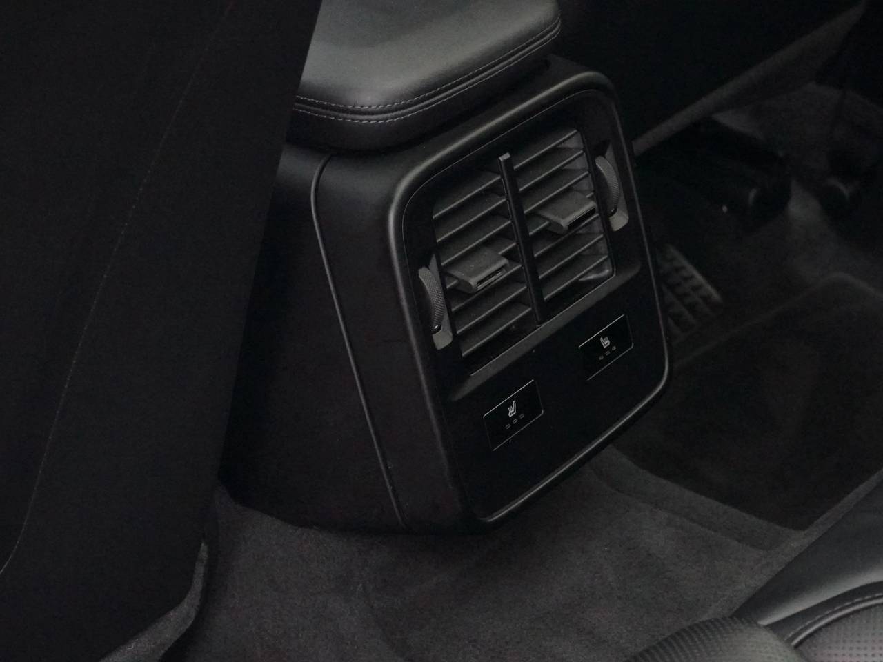Taycan TURBO S 93KWH (15) image 30