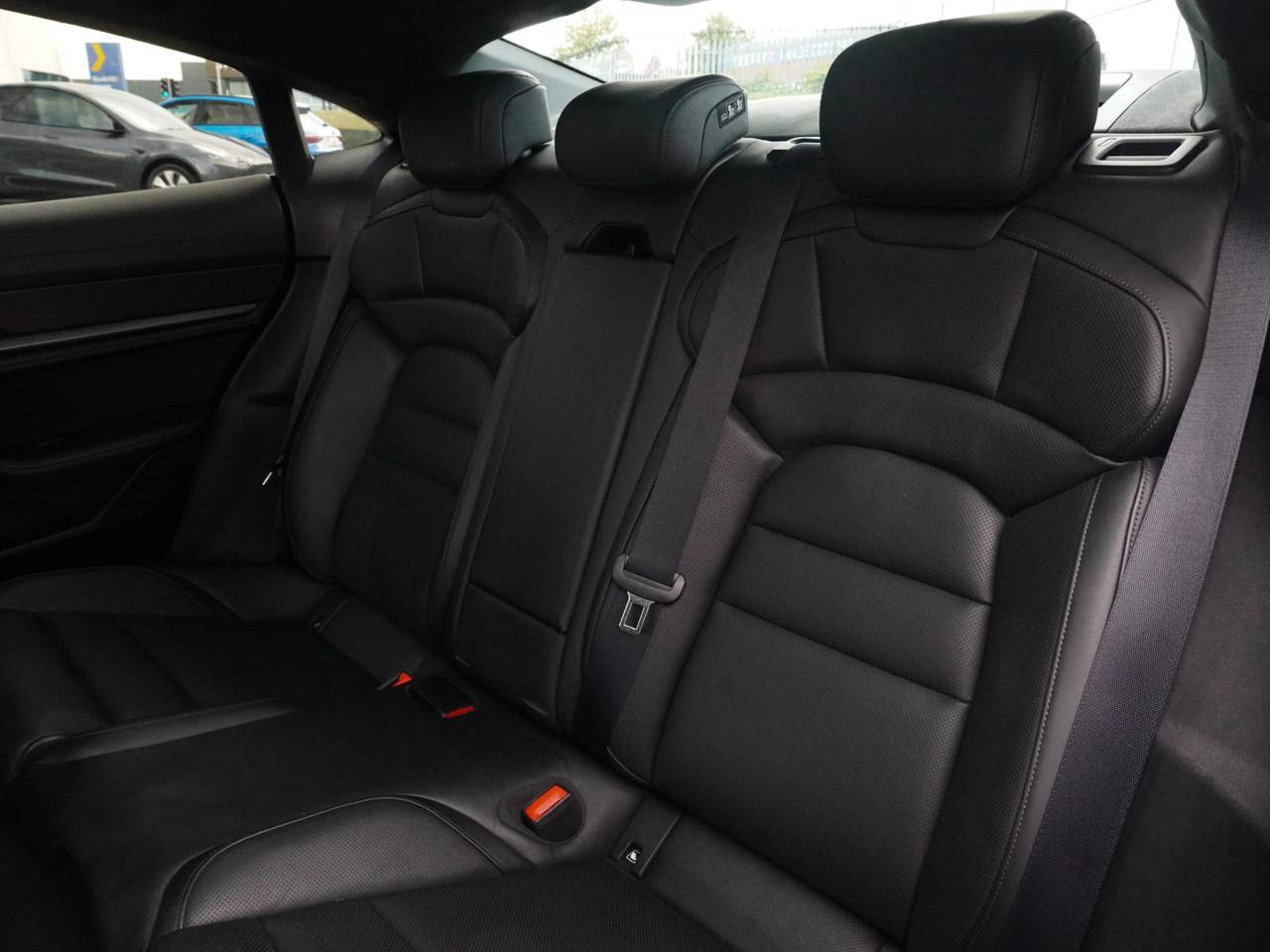 Taycan TURBO S 93KWH (15) image 17