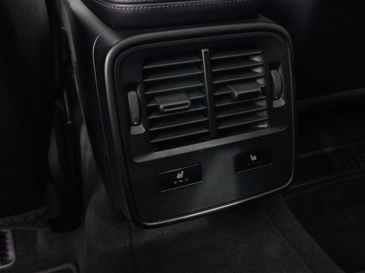 Taycan TURBO S 93KWH (15) image 31