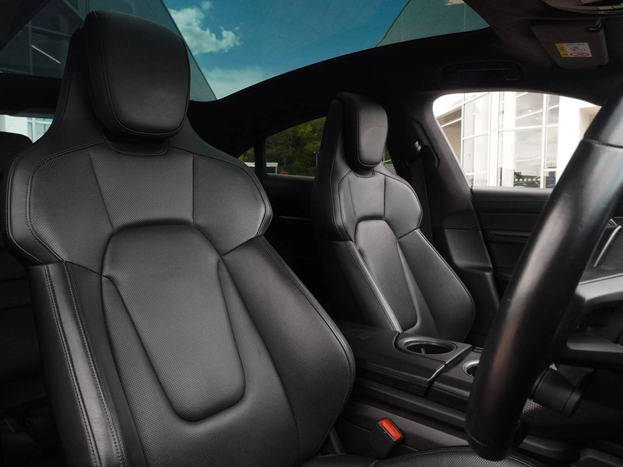 Taycan TURBO S 93KWH (15) image 18